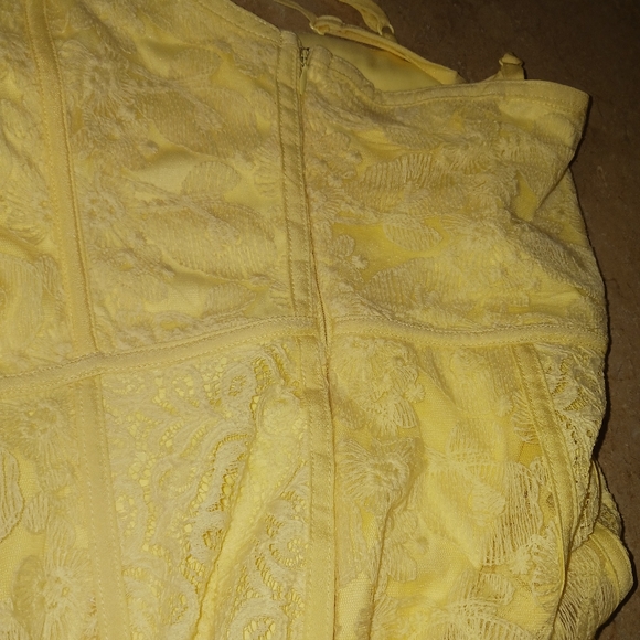 New Yellow Lace Sweetheart Neck Spaghetti Strap Dress - Picture 4 of 8